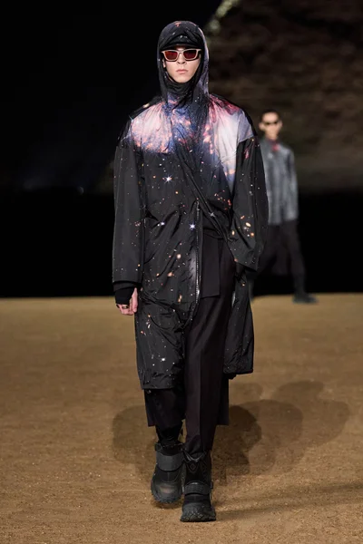 Look 70